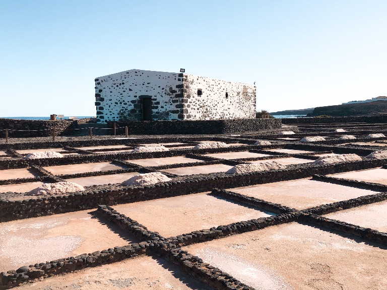 View over salt ponds at Salinas del Carmen